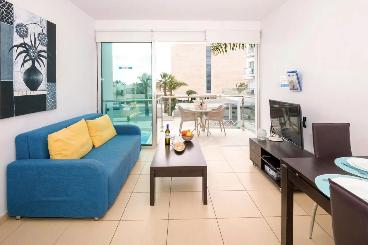 Bliss - Coralli Beachfront Apartment プロタラス キプロス