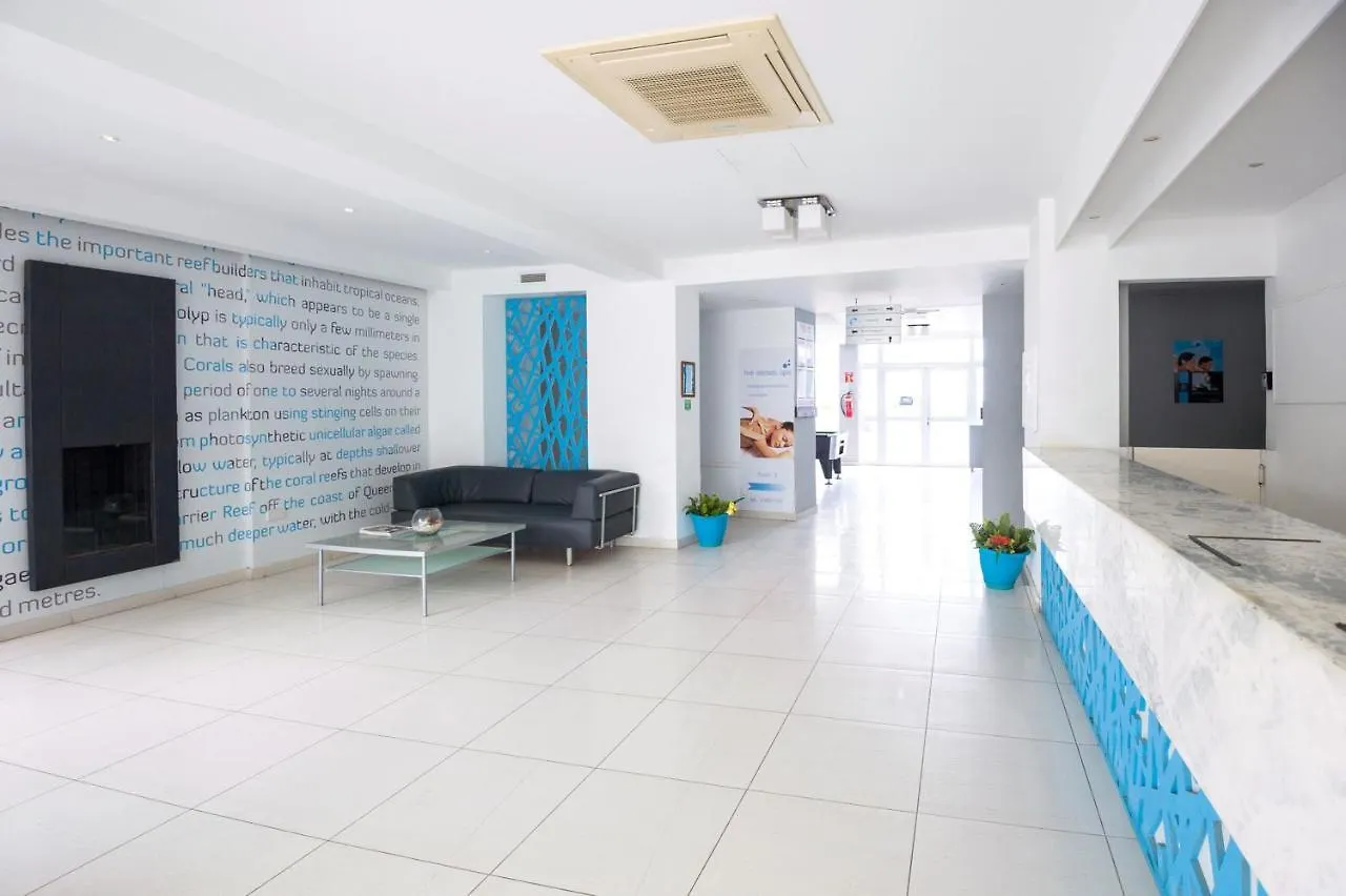 Bliss - Coralli Beachfront Apartment プロタラス 別荘