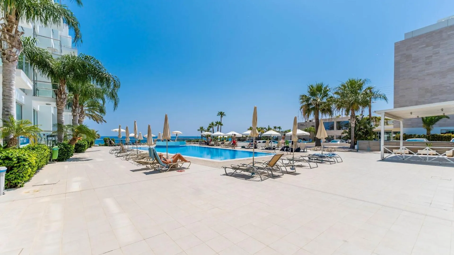 Bliss - Coralli Beachfront Apartment Protaras Chypre